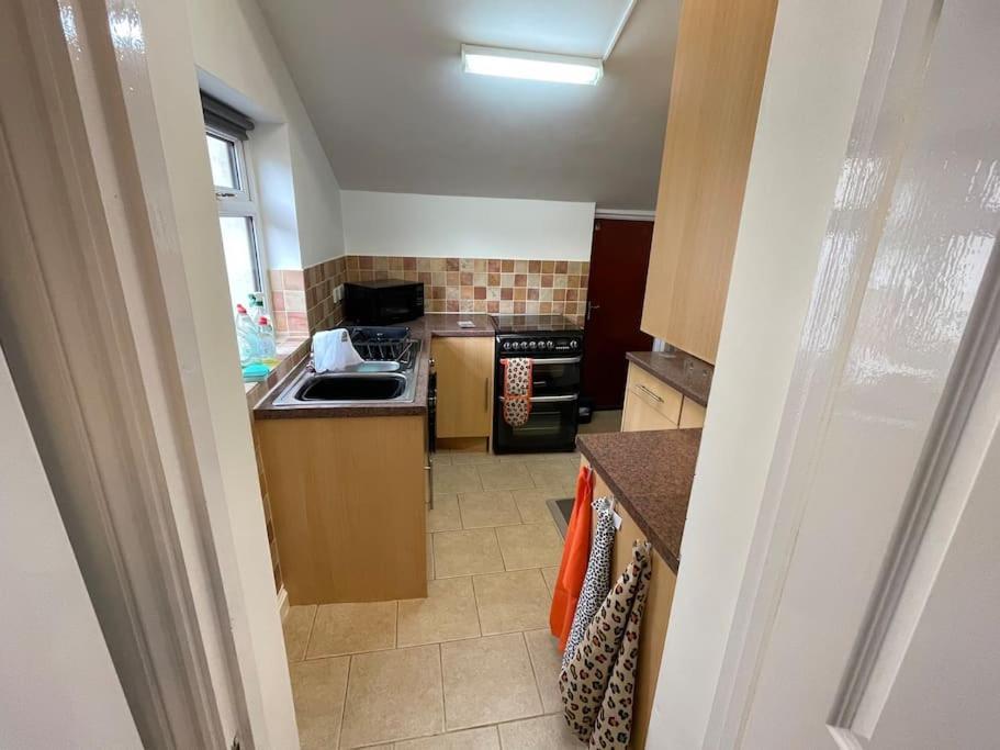 Apartmán Beanies Lornestreet Four Bed House Swindon Exteriér fotografie