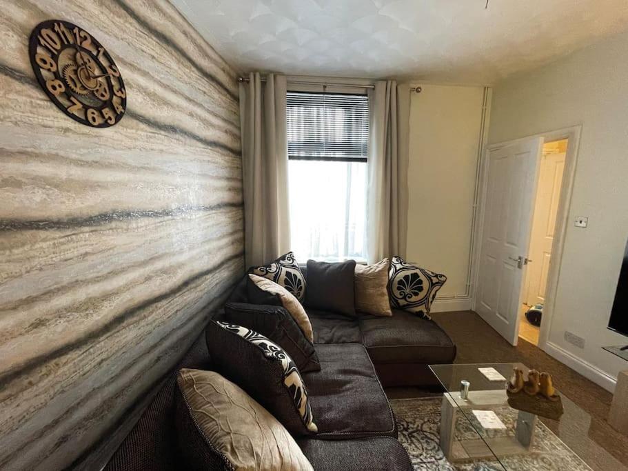 Apartmán Beanies Lornestreet Four Bed House Swindon Exteriér fotografie