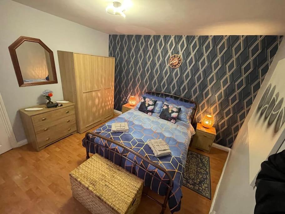 Apartmán Beanies Lornestreet Four Bed House Swindon Exteriér fotografie