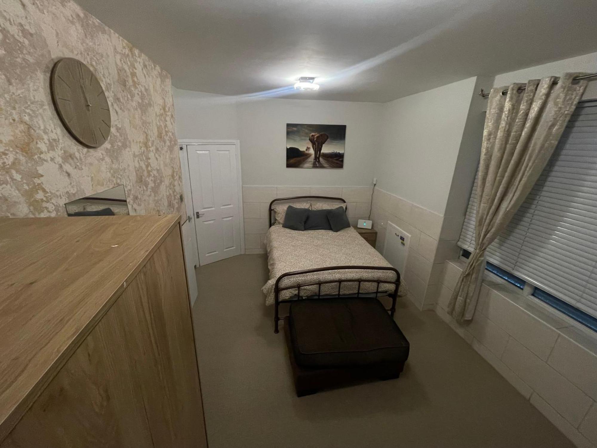 Apartmán Beanies Lornestreet Four Bed House Swindon Exteriér fotografie
