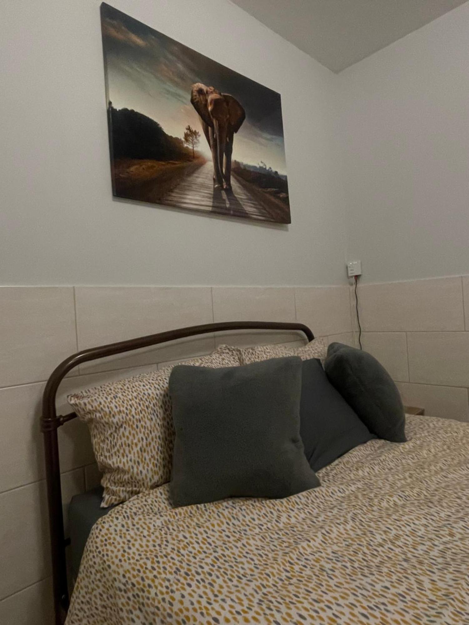Apartmán Beanies Lornestreet Four Bed House Swindon Exteriér fotografie